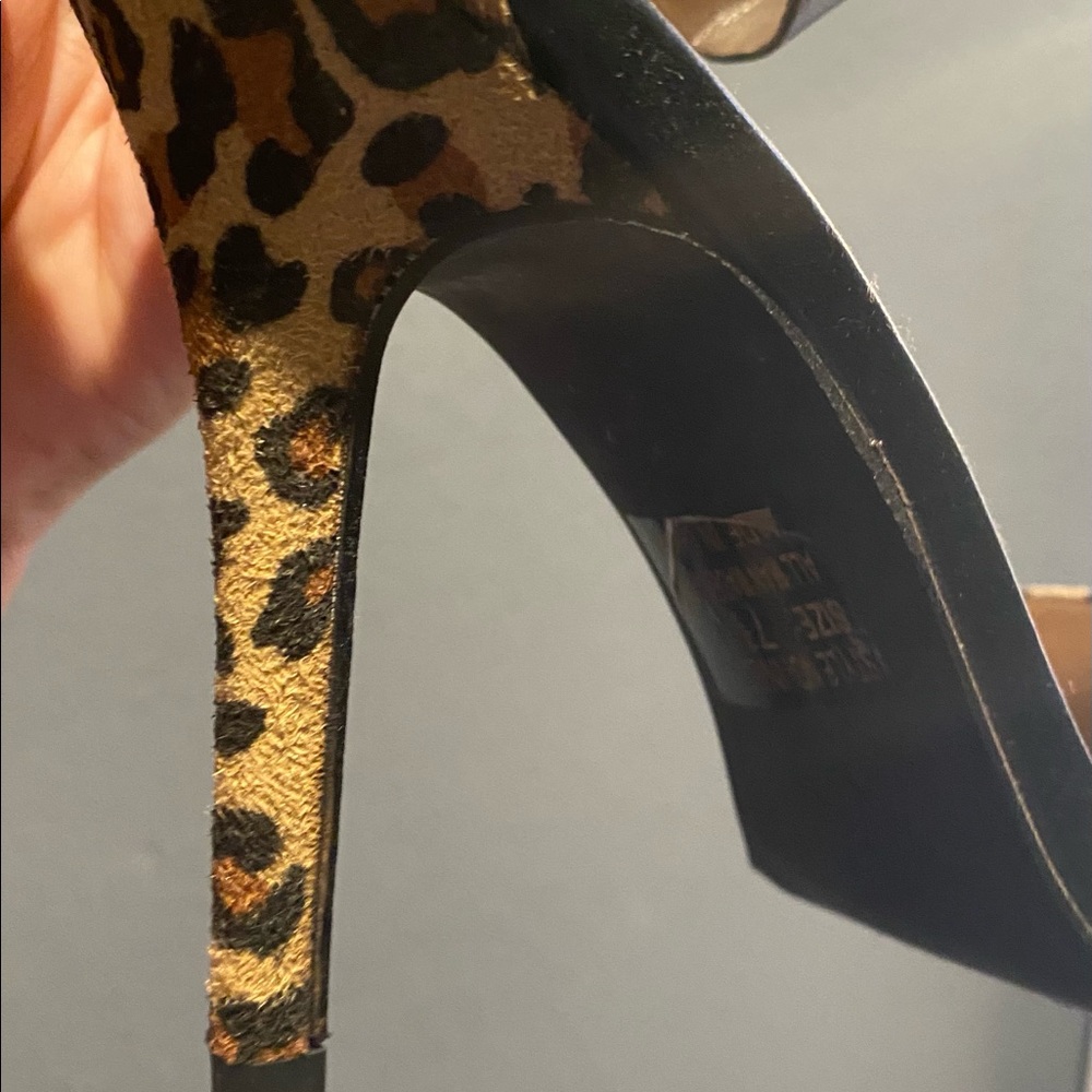 breckelle cheetah pumps - Picture 3 of 4